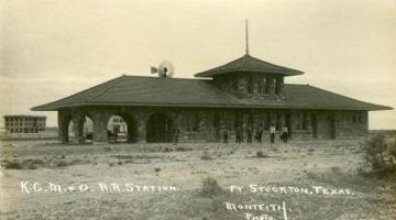 Train depot prior to second story removal, 1912